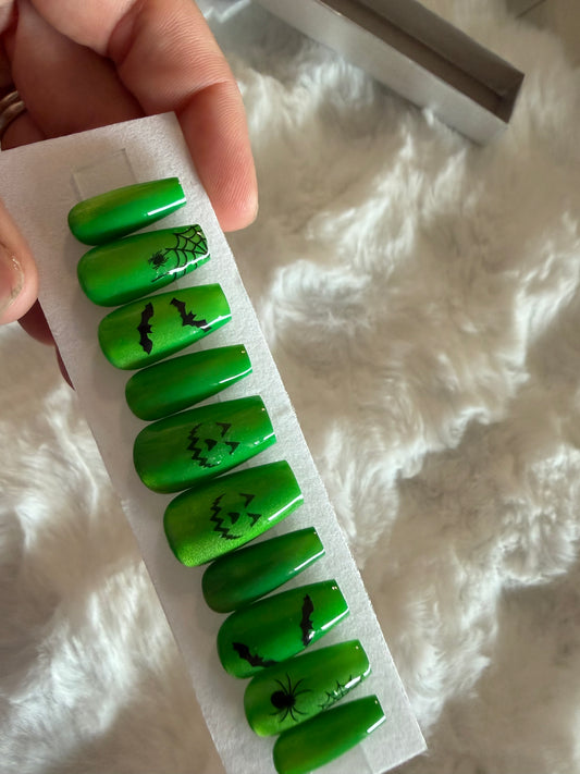 Cateye Green Halloween Nails