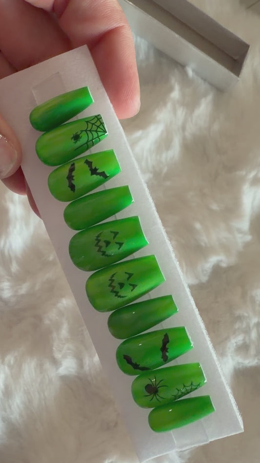 Cateye Green Halloween Nails